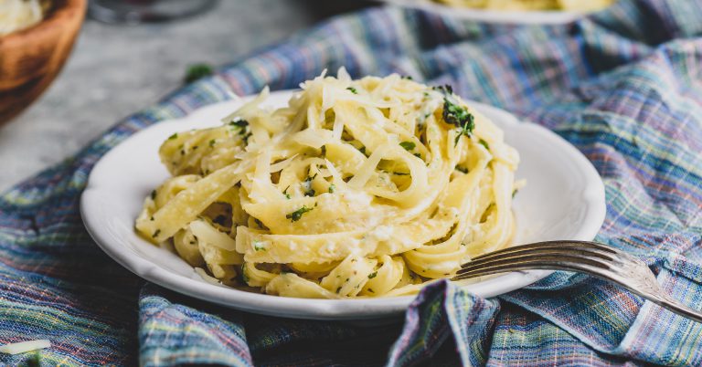 Creamy Vegan Cashew Alfredo Pasta