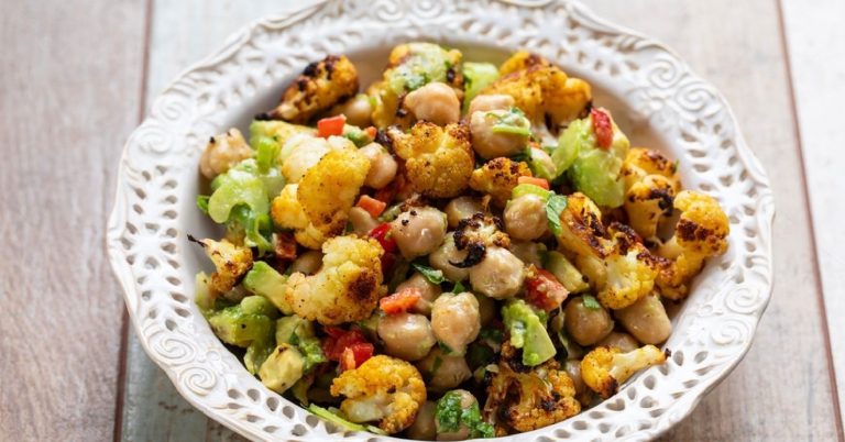 Roasted Cauliflower and Chickpea Bowl